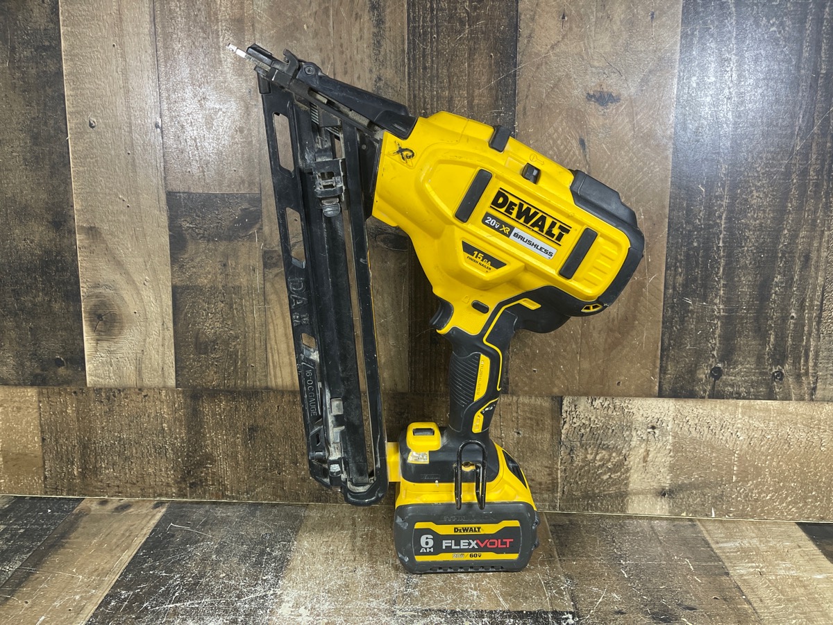 DEWALT DCN650 20V MAX XR LITHIUMION CORDLESS 15GAUGE ANGLED FINISH NAILER Very Good Buya