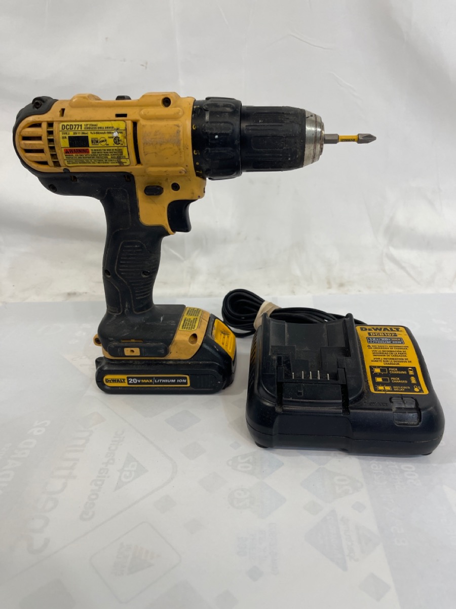 DEWALT DCD771 20V 1/2" CORDLESS DRILL/DRIVER Like New Buya