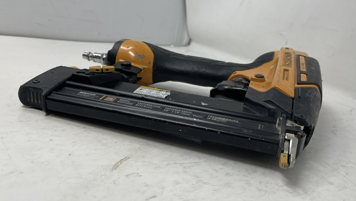 BOSTITCH BTFP12233 SMART POINT 18 GAUGE BRAD NAILER Good Buya