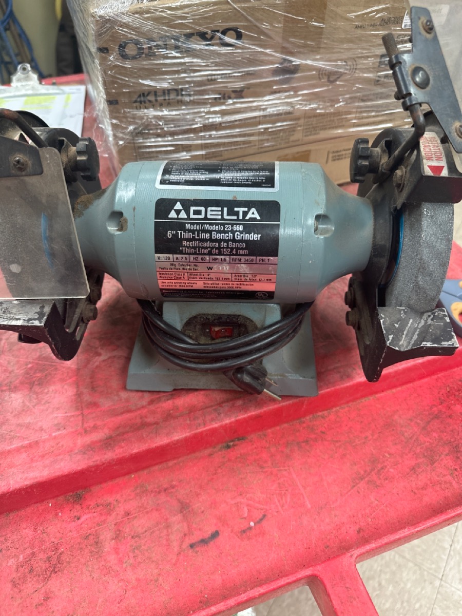 DELTA TOOLS POWER EQUIPMENT CORPORATION 23660 BENCH GRINDER Like New
