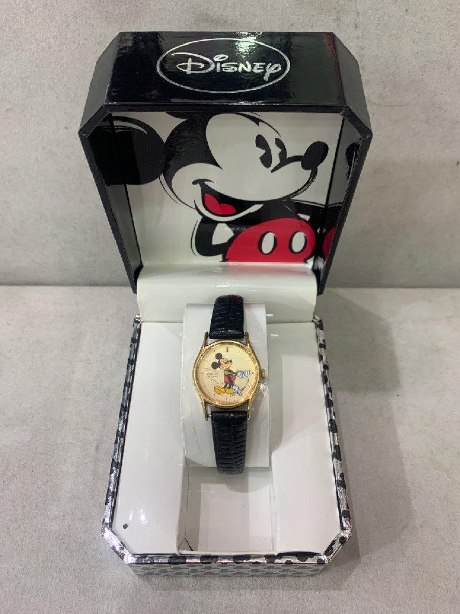 SEIKO Disney Mickey Wristwatch 3Y03-0049 Very Good | Carson Jewelry & Loan  | Carson City | NV