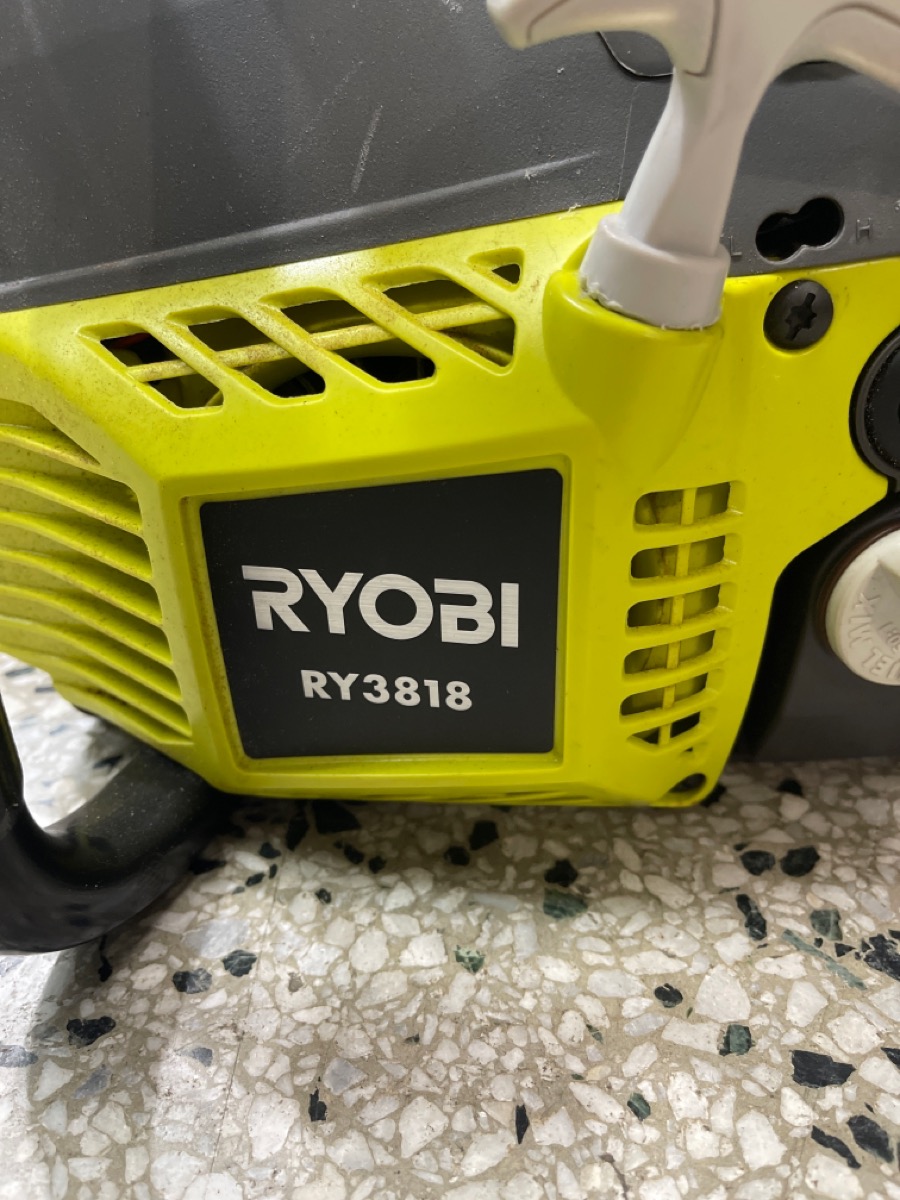 RYOBI RY3818 GAS POWER 18" CHAINSAW Very Good Buya