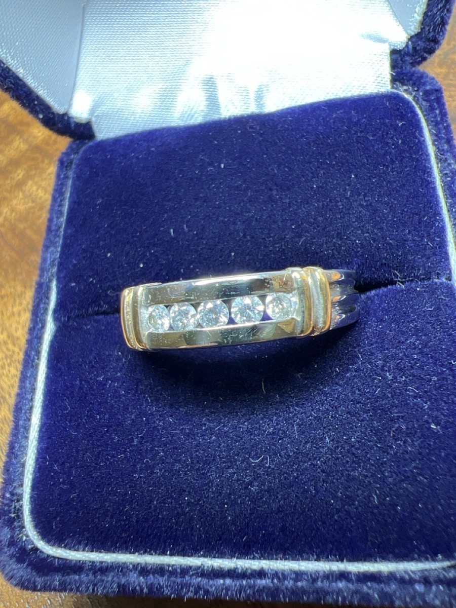 Gent's Diamond Fashion Ring 5 Diamonds .25 Carat T.W. 14K