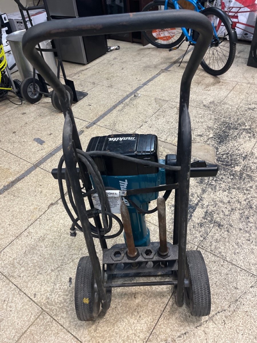 MAKITA HM1810 70 LB. AVT® BREAKER HAMMER *local pickup only* (mee) Very