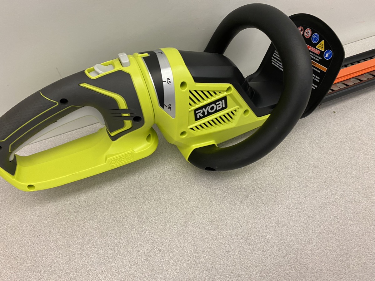 RYOBI TOOLS P2606VNM ONE+ 18V 22 in. Cordless Battery Hedge Trimmer