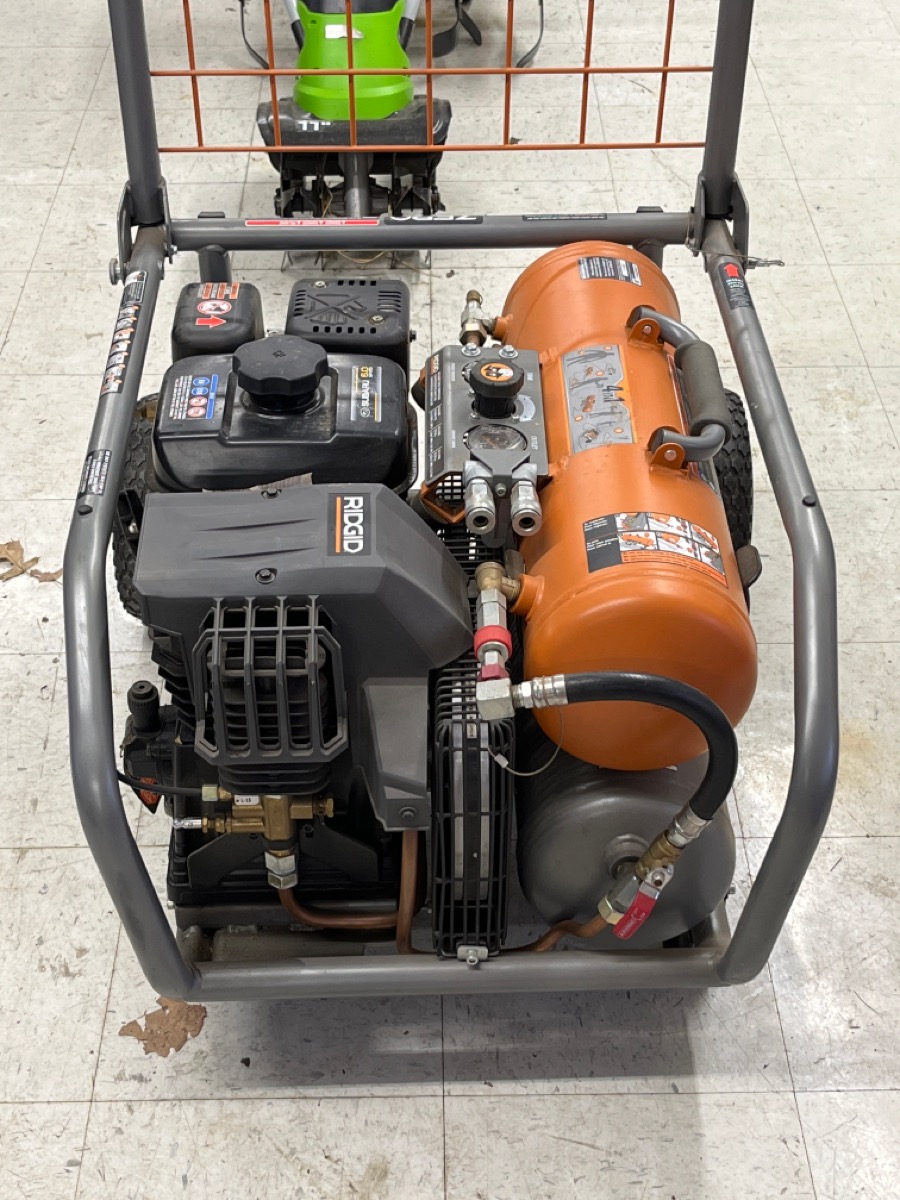 RIDGID Zero Gravity 8 Gal. Gas Power Air Compressor Very Good Sooner