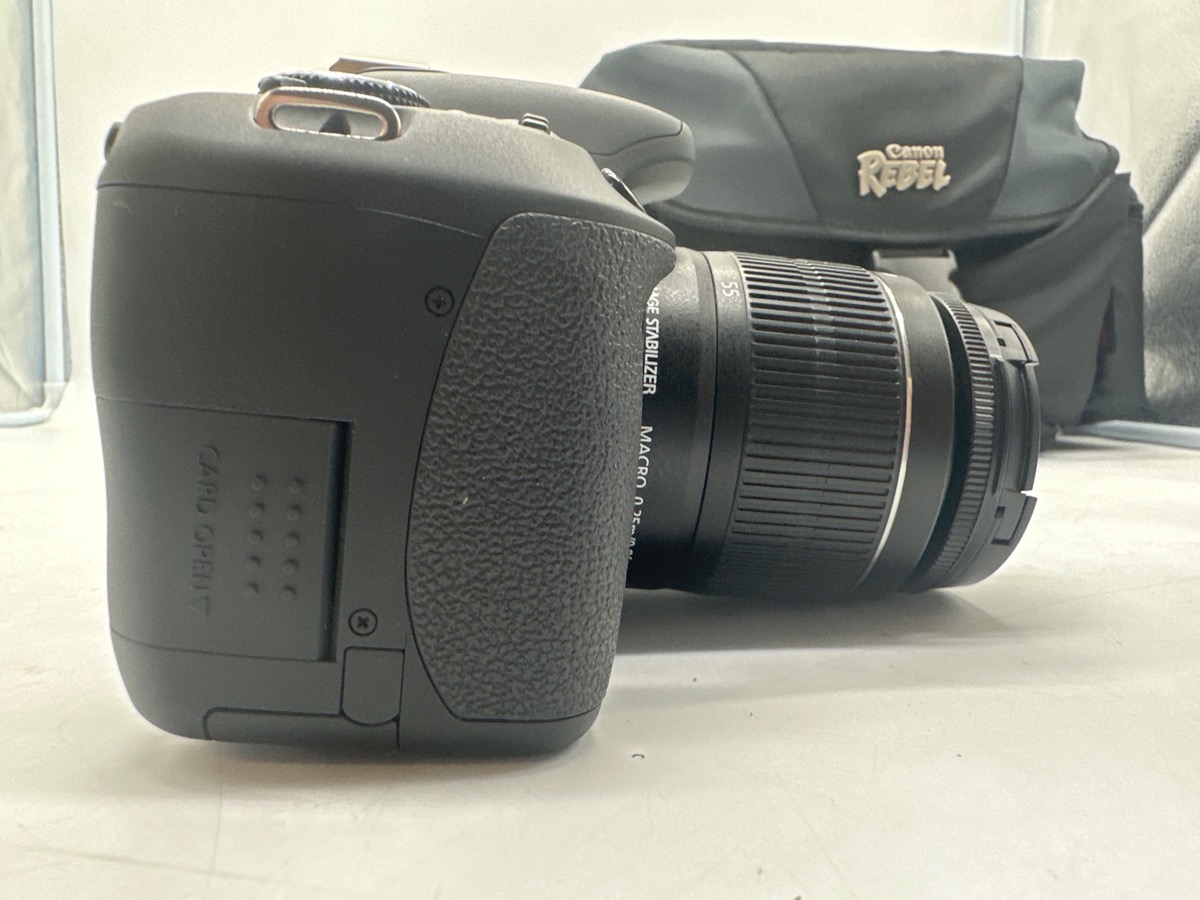 Canon EOS Rebel T3i with EFS 18135mm & EFS 55250mm lenses EXTRAS