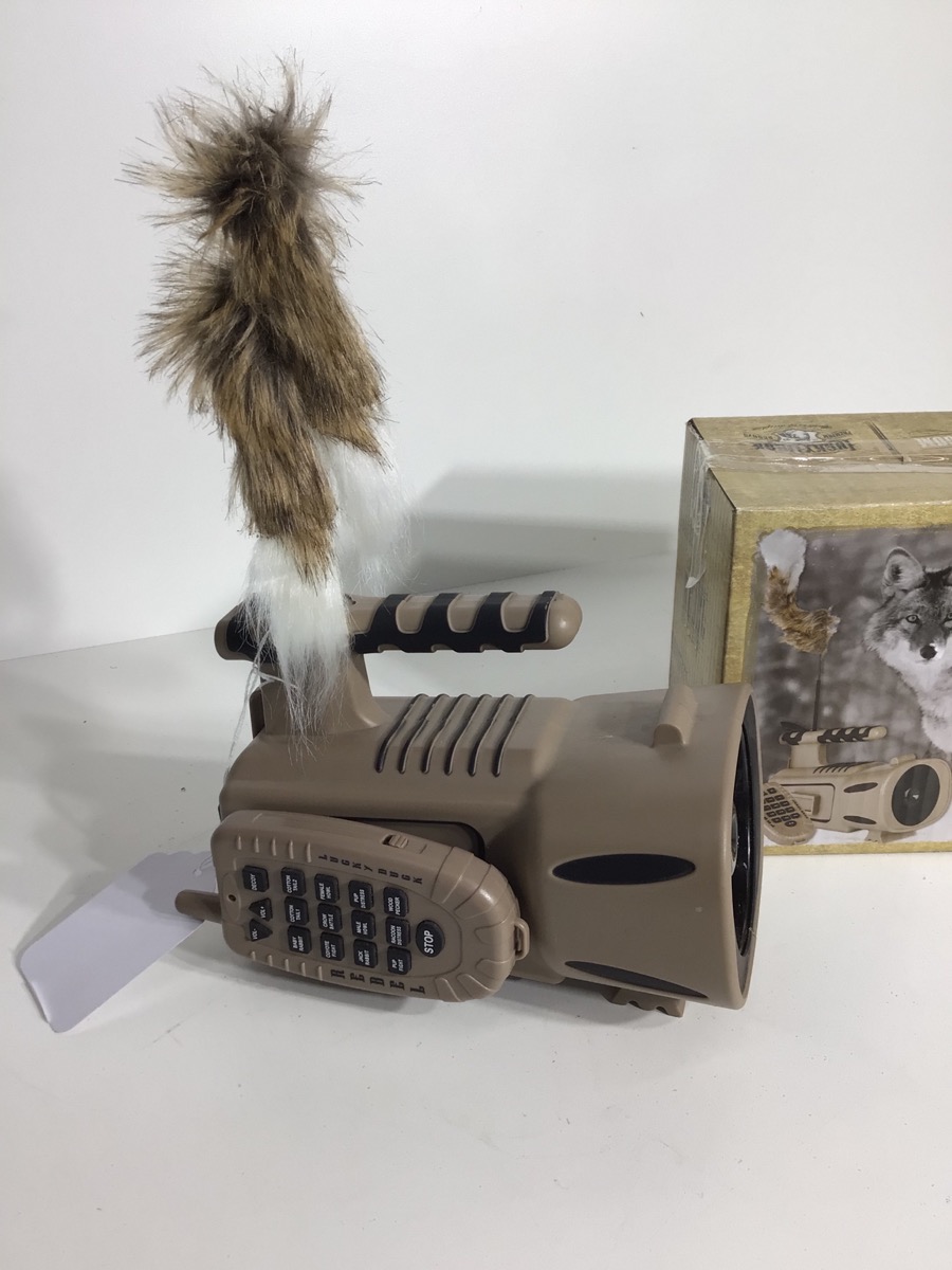 LUCKY DUCK REBEL REMOTE CONTROL. TAIL MOVES, TONS OF ANIMAL SOUNDS