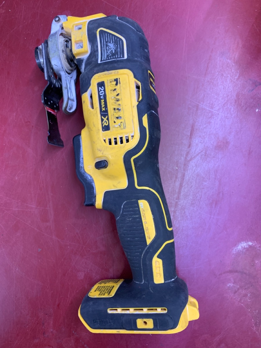 DEWALT DCS355 OSCILLATING MULTITOOL Like New Buya