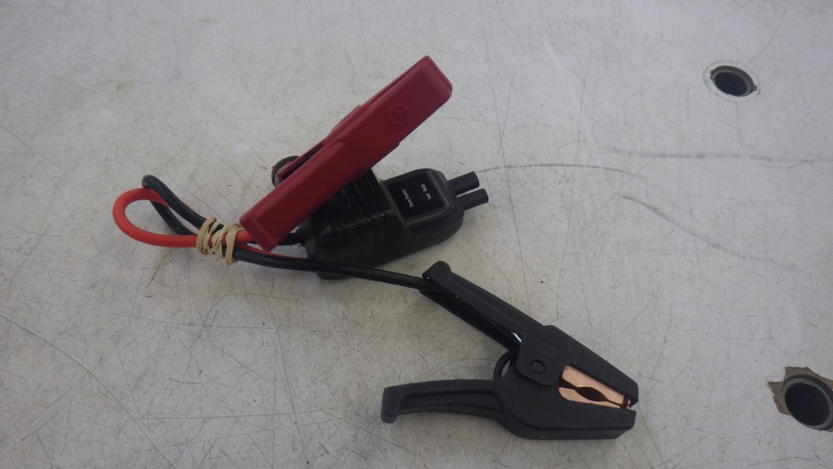 DELTRAN BATTERY TENDER JUMP START For parts or not working Buya