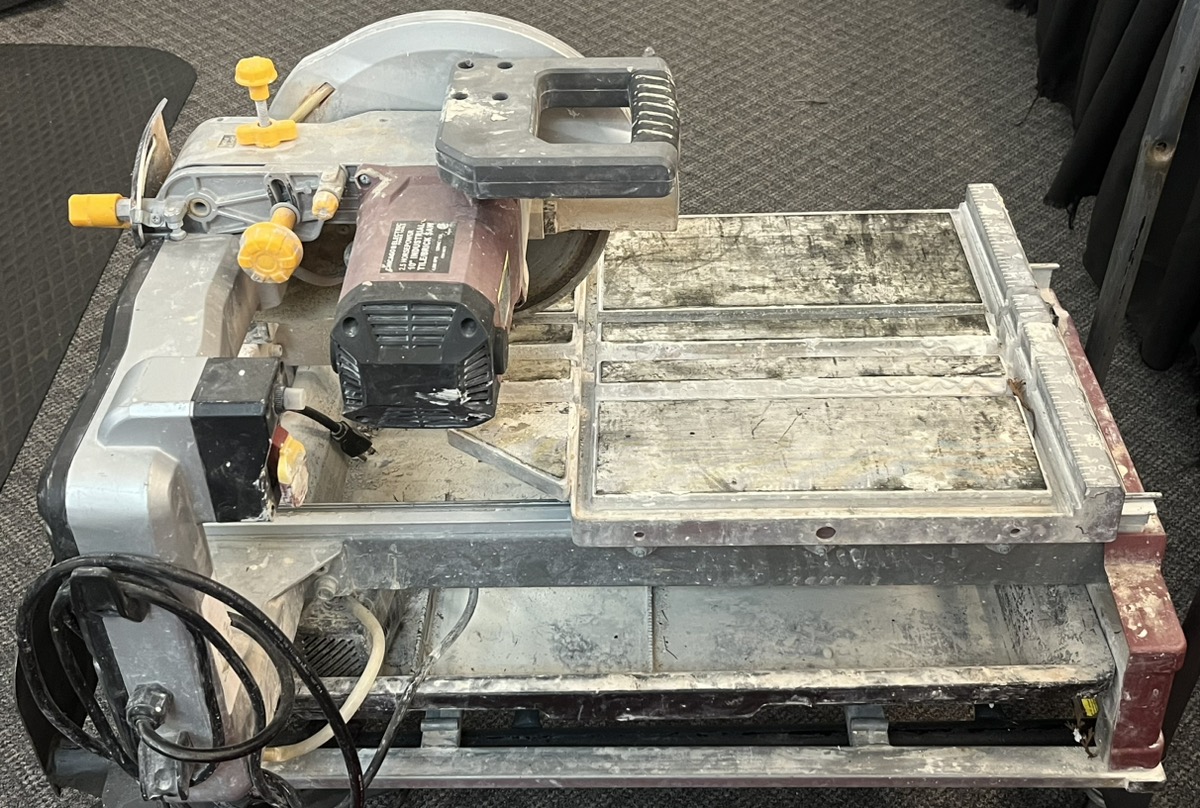 Chicago Electric 69275 10" Industrial Tile Brick Saw 2.5 Horsepower