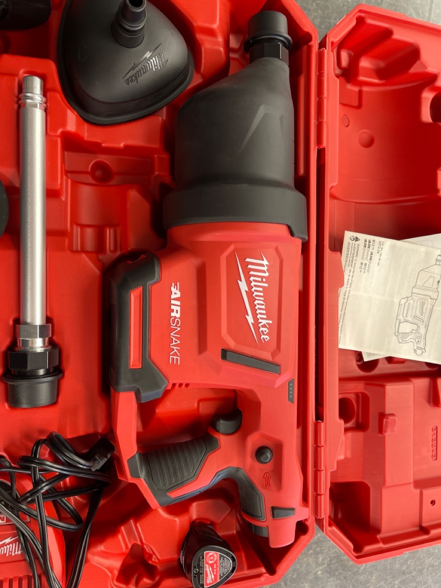 MILWAUKEE AIR SNAKE Like New Buya