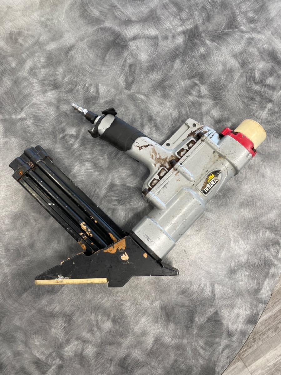 Central Pneumatic 2in1 Flooring Nailer and Stapler Acceptable