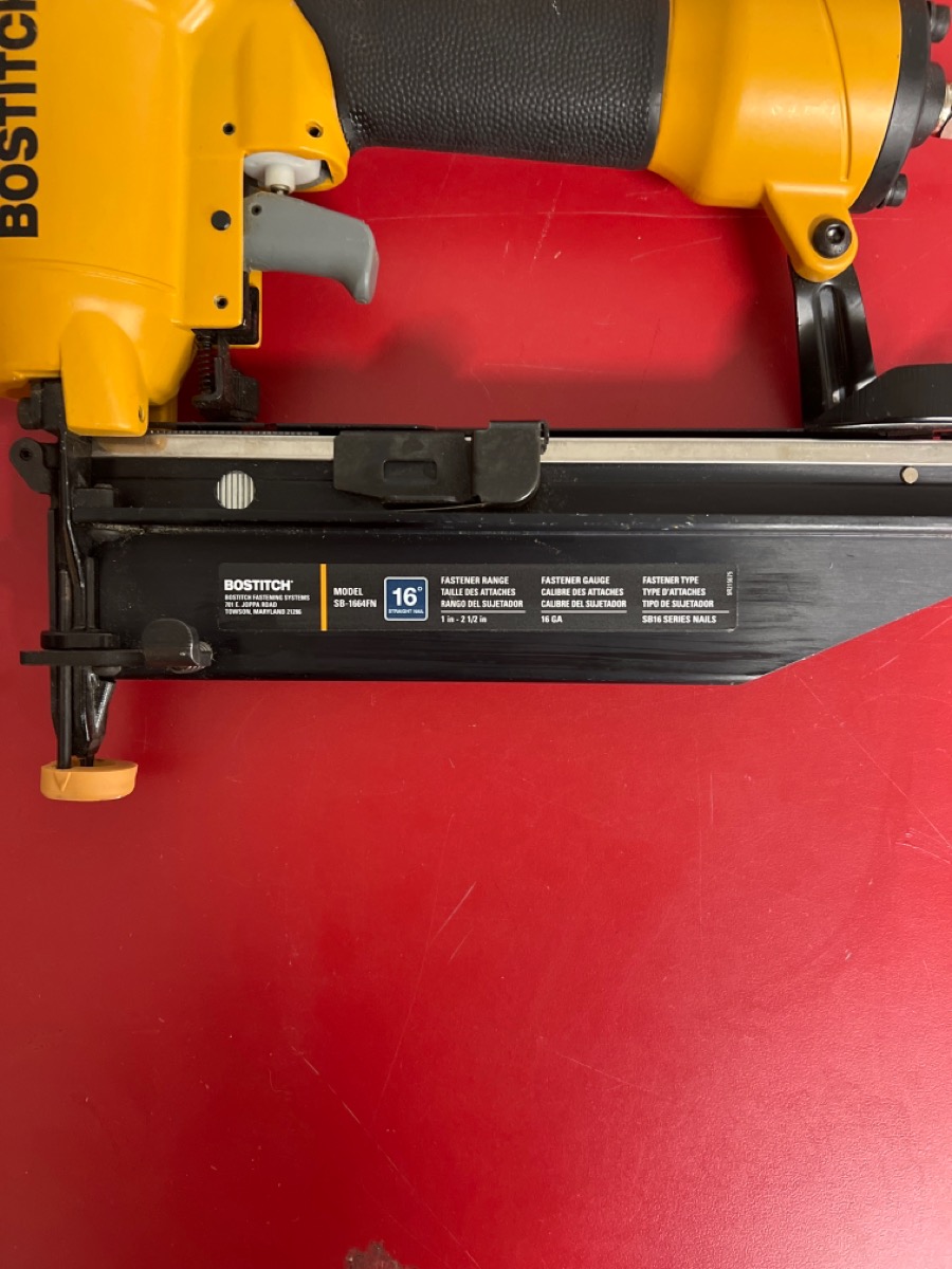 BOSTITCH 16GAUGE STRAIGHT FINISH NAILER Very Good Buya