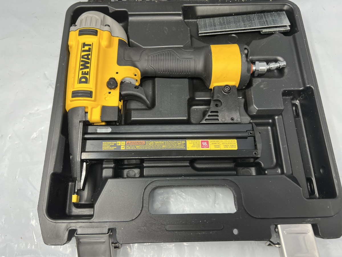 DEWALT DWFP1838 Pneumatic 18Gauge 1/4 in. Crown Stapler Very Good