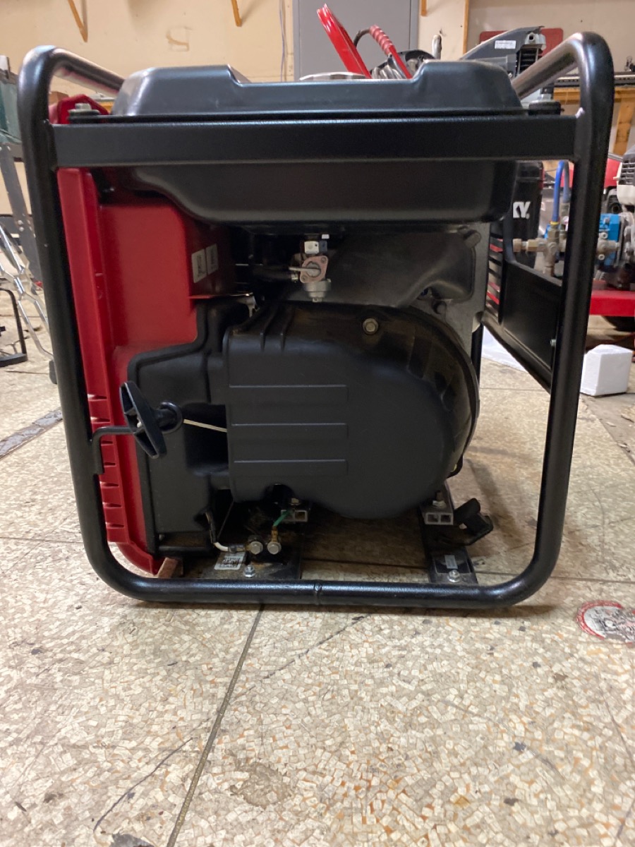 HONDA EB2800I 2800WATT RECOIL START GAS INDUSTRIAL GENERATOR (ral