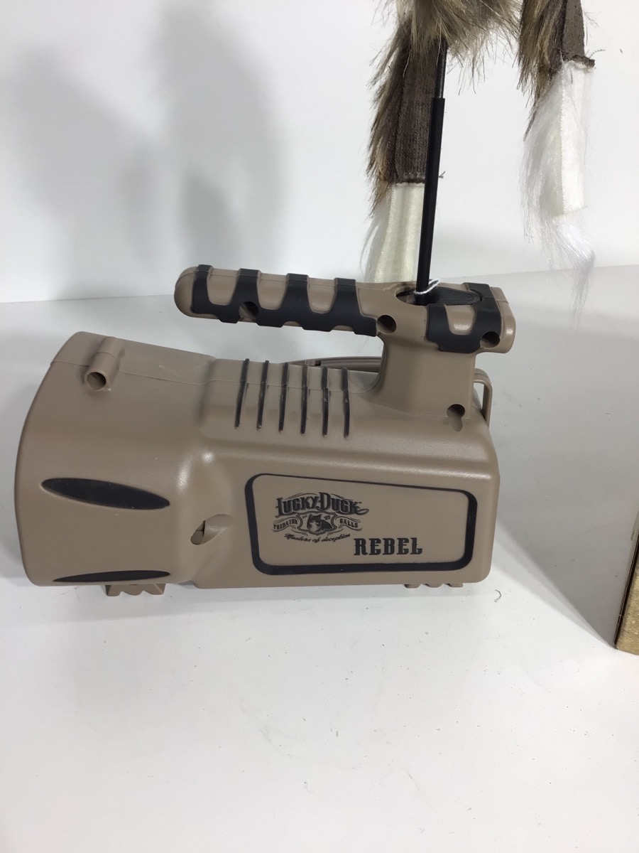 LUCKY DUCK REBEL REMOTE CONTROL. TAIL MOVES, TONS OF ANIMAL SOUNDS