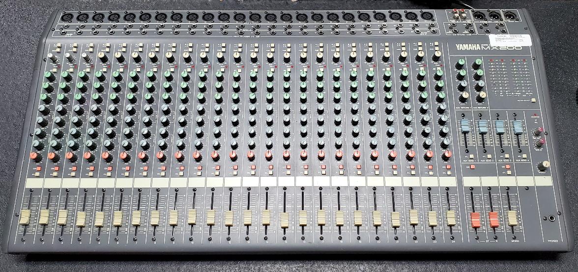 YAMAHA MX200 24 CHANNEL MIXER Very Good Buya