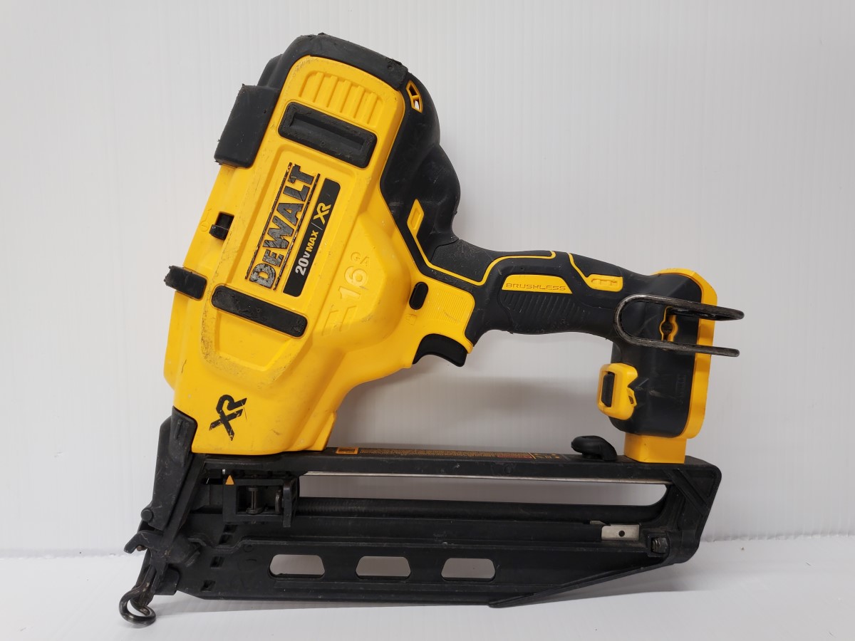 DEWALT DCN660 FINISH NAILER 16GA 20 DEGREE ANGLE 20V MAX XR TOOL ONLY