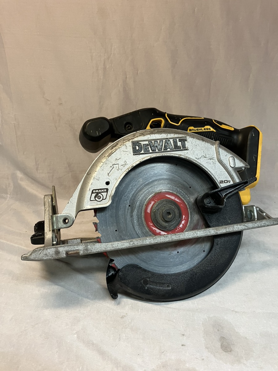 DEWALT DCS565 20-VOLT MAX BRUSHLESS CORDLESS 6-1/2 IN. CIRCULAR SAW ...