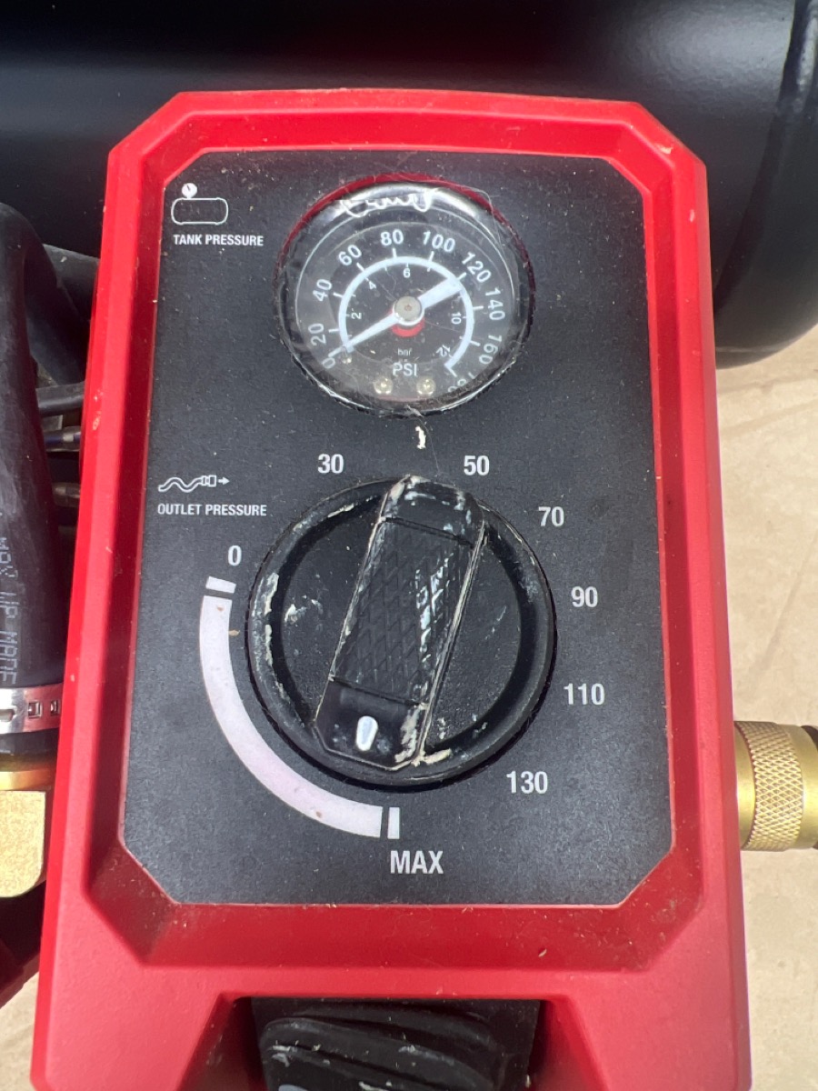 MILWAUKEE TOOLS 18v air compressor 2 gal 135psi 284020 VERY NICE! Like