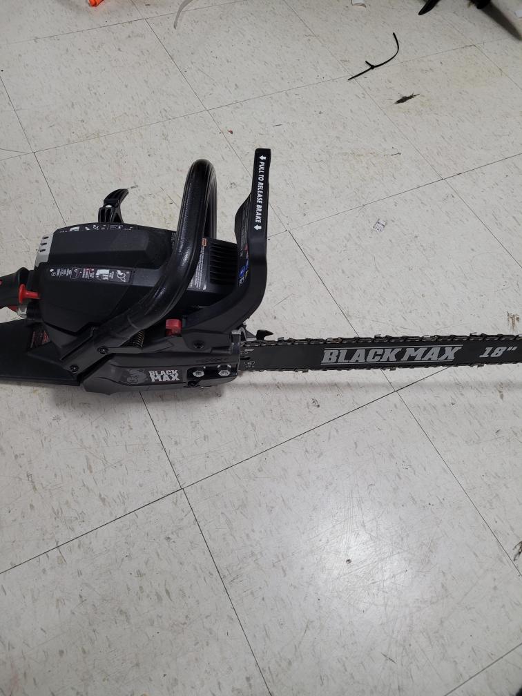 BLACK MAX 18" CHAINSAW Very Good Buya