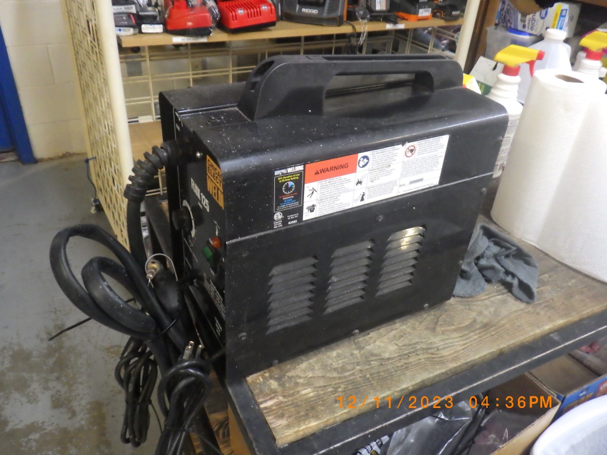 CHICAGO ELECTRIC WELDING Flux 125 Welder Good Top Dog Pawn Augusta GA
