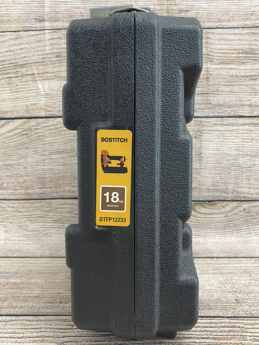 BOSTITCH BTFP12233 BOSTITCH Brad Nailer Kit, 18GA, Smart Point Nailer