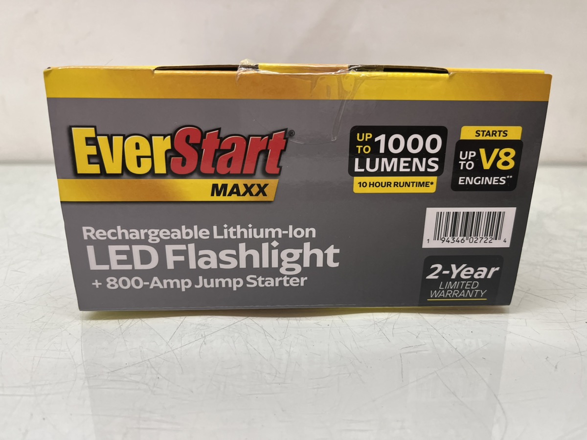 EVERSTART LED FLASHLIGHT 800 AMP JUMP STARTER Brand New | Buya