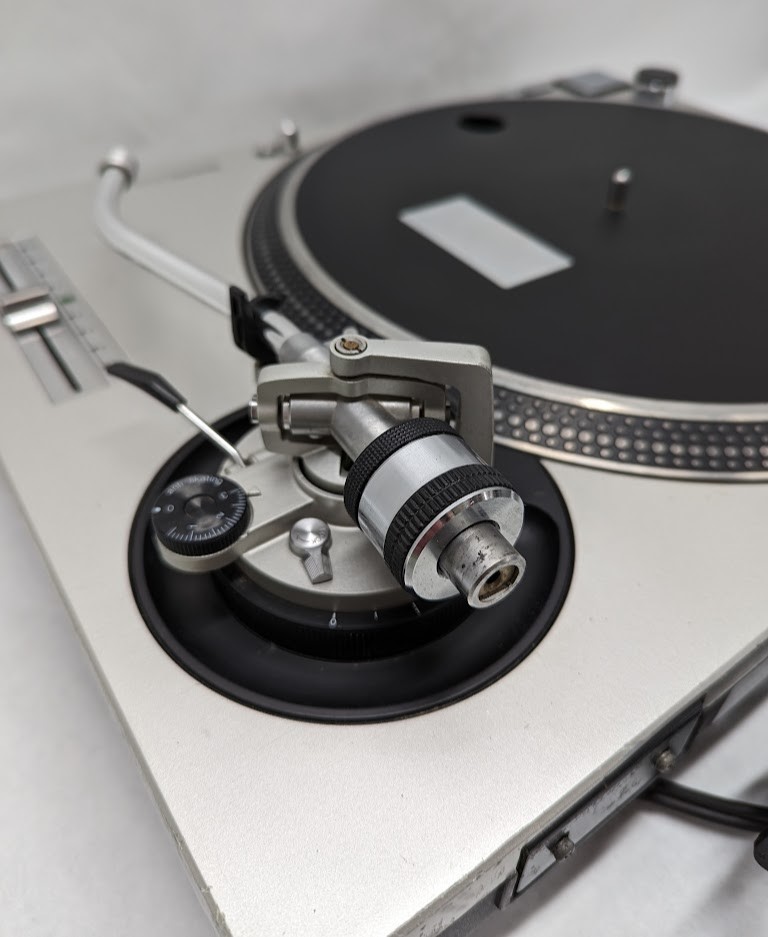 Technics SL1200MK2 Quartz Direct Drive Turntable System Good