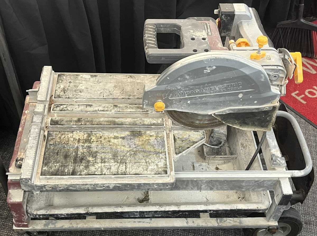 Chicago Electric 69275 10" Industrial Tile Brick Saw 2.5 Horsepower