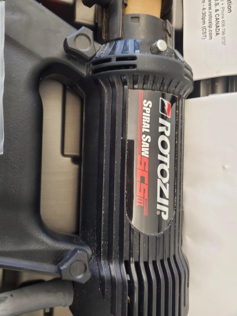 Rotozip Model SCS01 Type 1 Spiral Saw Includes Circle Cutter and Extra