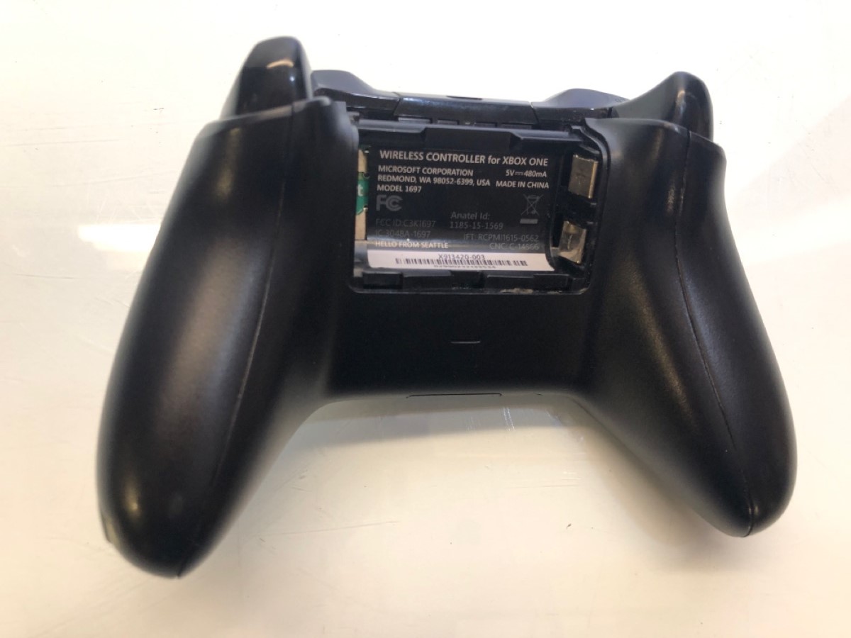 MICROSOFT XBOX ONE BLACK WIRELESS CONTROLLER 1697 Good Buya