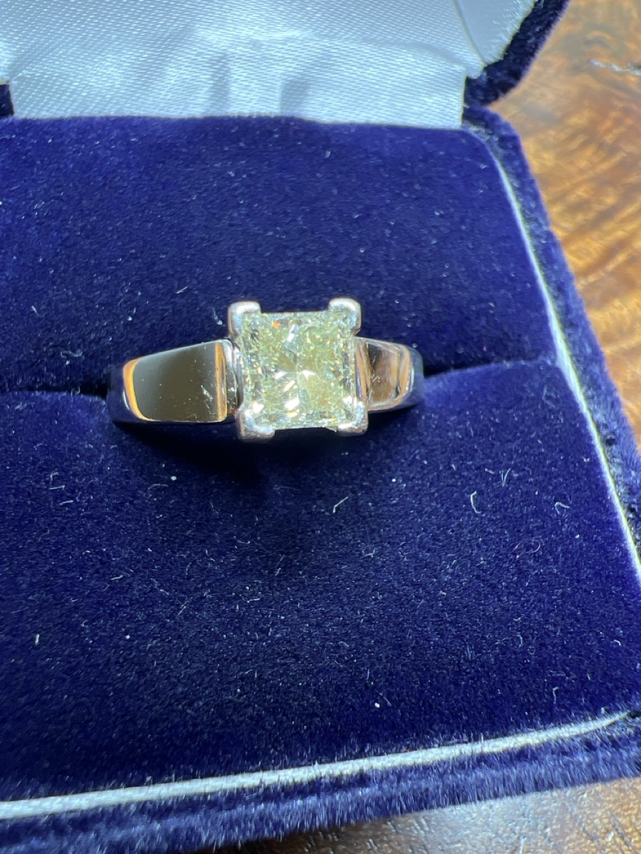 Lady's Diamond Fashion Ring .75 CT 14K White Gold 2.8dwt Size 7.5