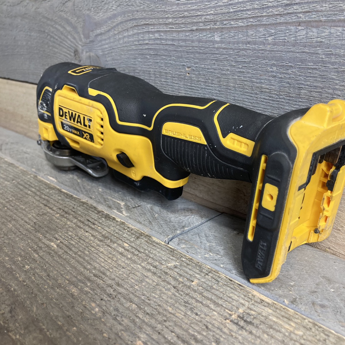 DeWalt DCS355 20V XR Brushless Oscillating MultiTool Very Good Buya