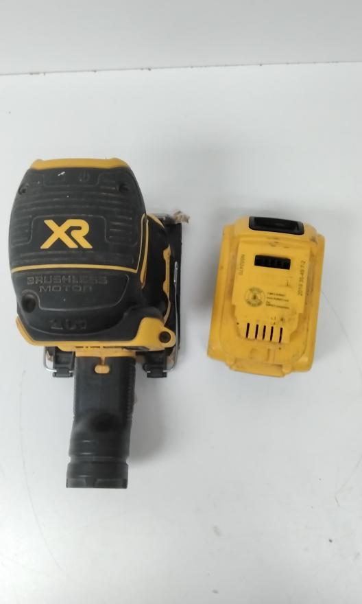*DEWALT DCW200 1/4" VARIABLE CORDLESS SANDER W/BATTERY Good Pawn 1