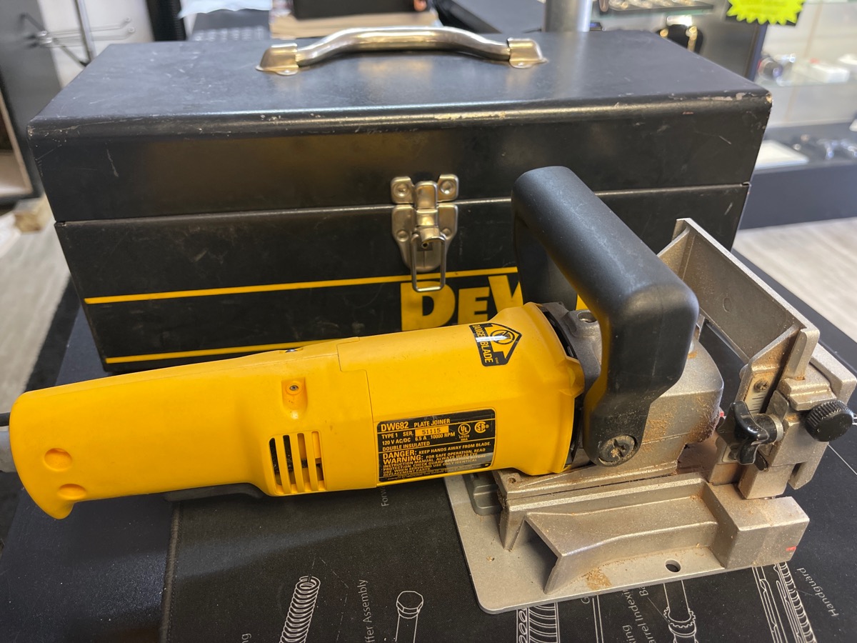 DEWALT DW682 6.5 Amp Corded Electric 10,000 RPM Heavy Duty Plate Joiner