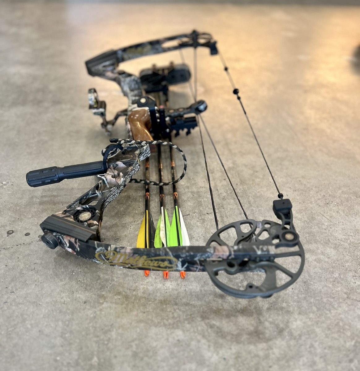 Mathews Switchback XT Compound Bow Right Hand w/ Case Very Good ...