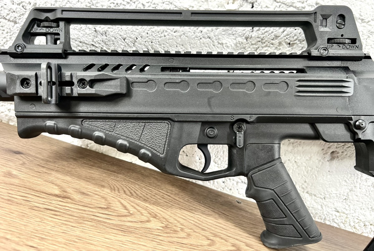 HATSAN ARMS ESCORT BTS12 BULLPUP SEMIAUTO SHOTGUN W/ 2 MAGS AND CHOKES Like New World Class