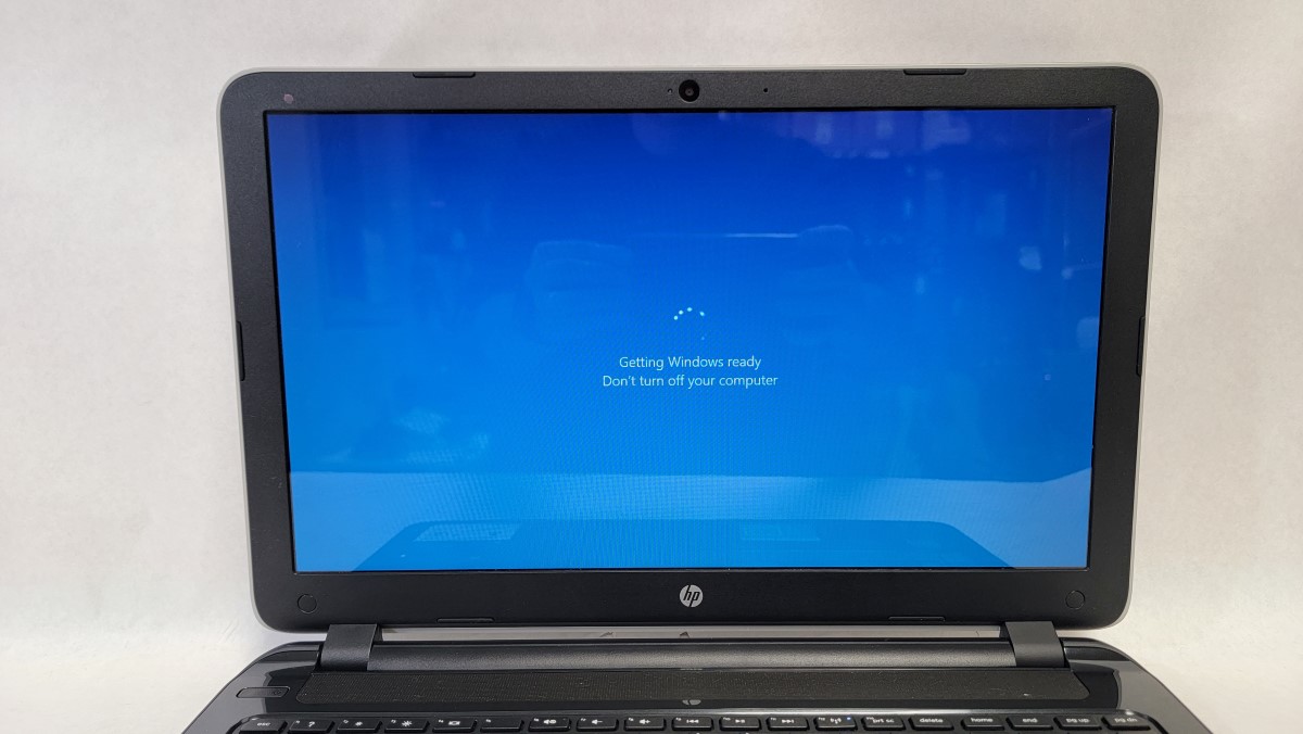 HP 15 Notebook 15F271WM 4GB RAM 500GB HDD 15" Screen Windows 10 Good