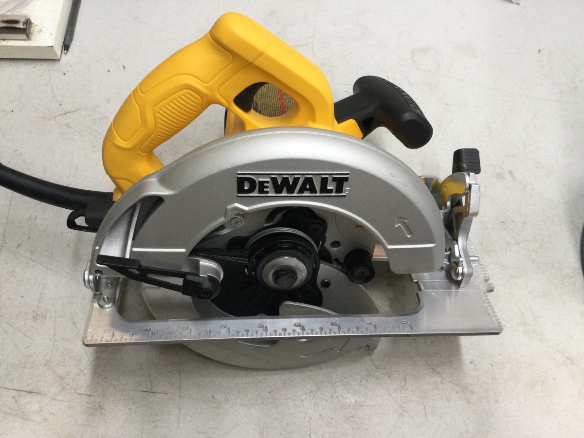DEWALT DWE575 Like New | Buya