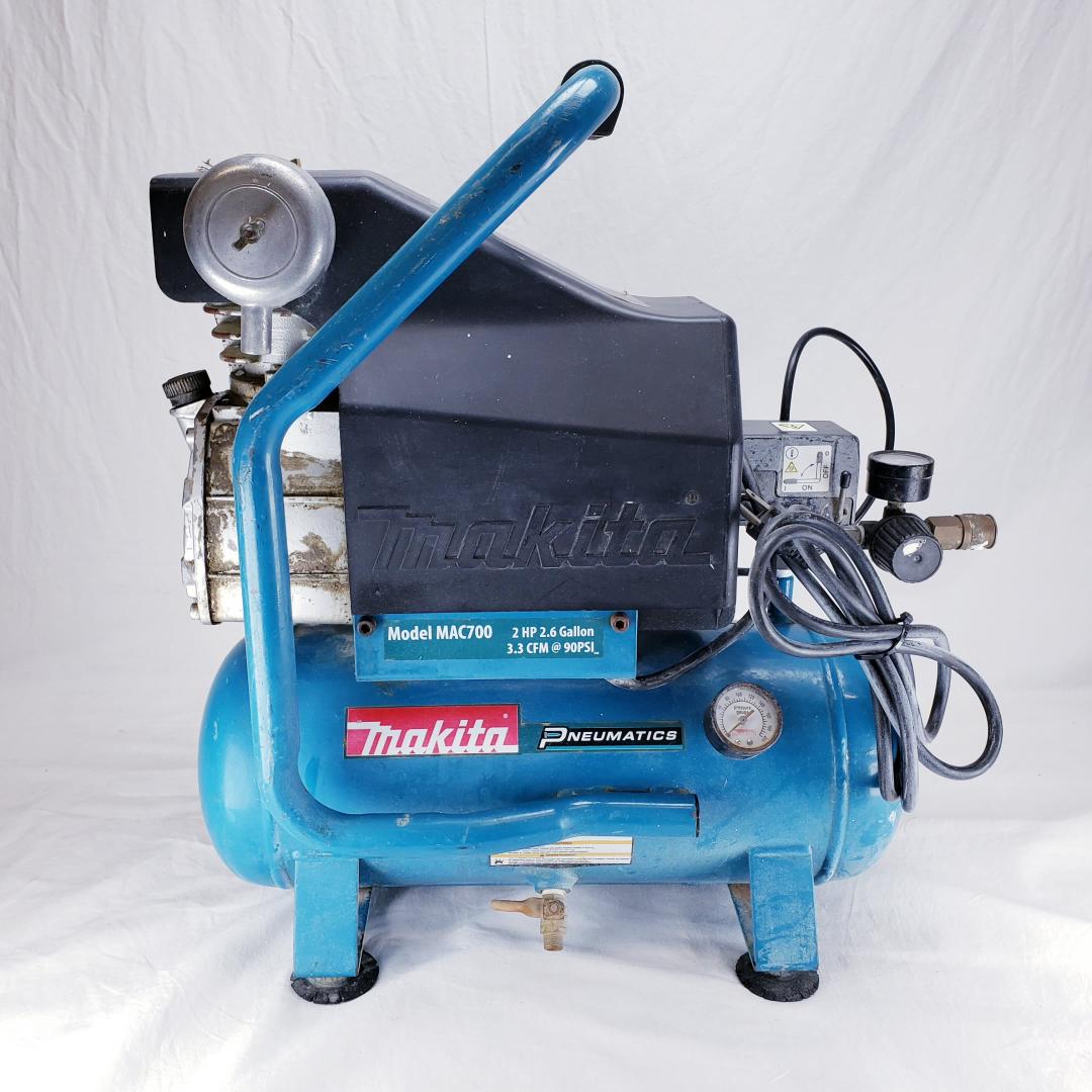 Makita 2.6 Gal. 2 HP Portable Electrical Hot Dog Air Compressor ...