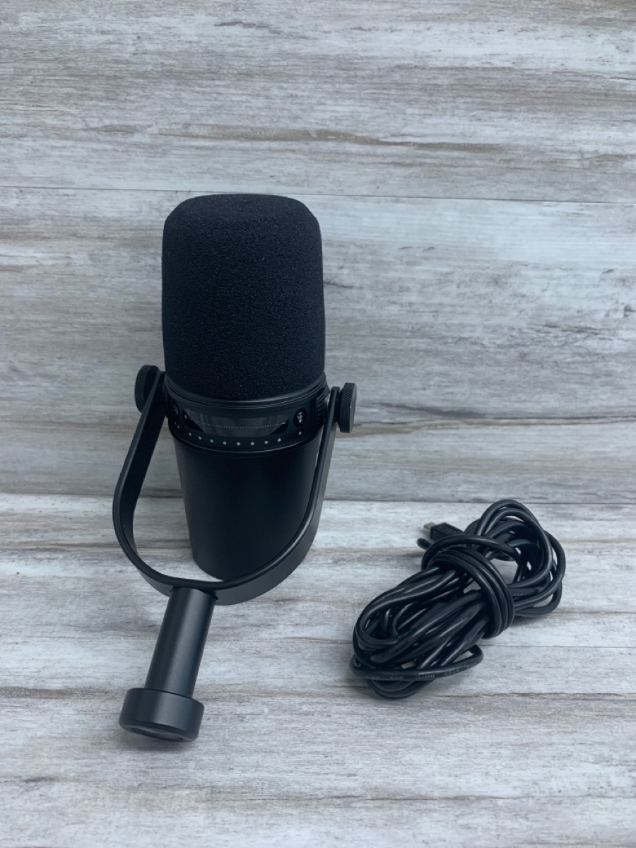 SHURE MV7 DYNAMIC CARDIOID USB MICROPHONE Very Good Buya