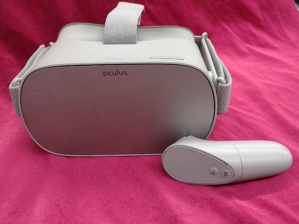 OCULUS GO VR HEADSET 64GB Good Gold N Pawn / Ace Pawn
