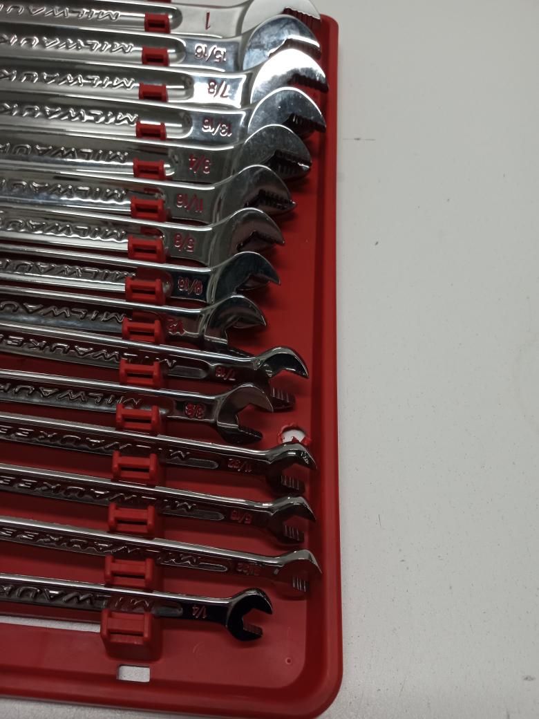 MILWAUKEE SAE Ratcheting Combination Wrench Set (15Piece) Very Good
