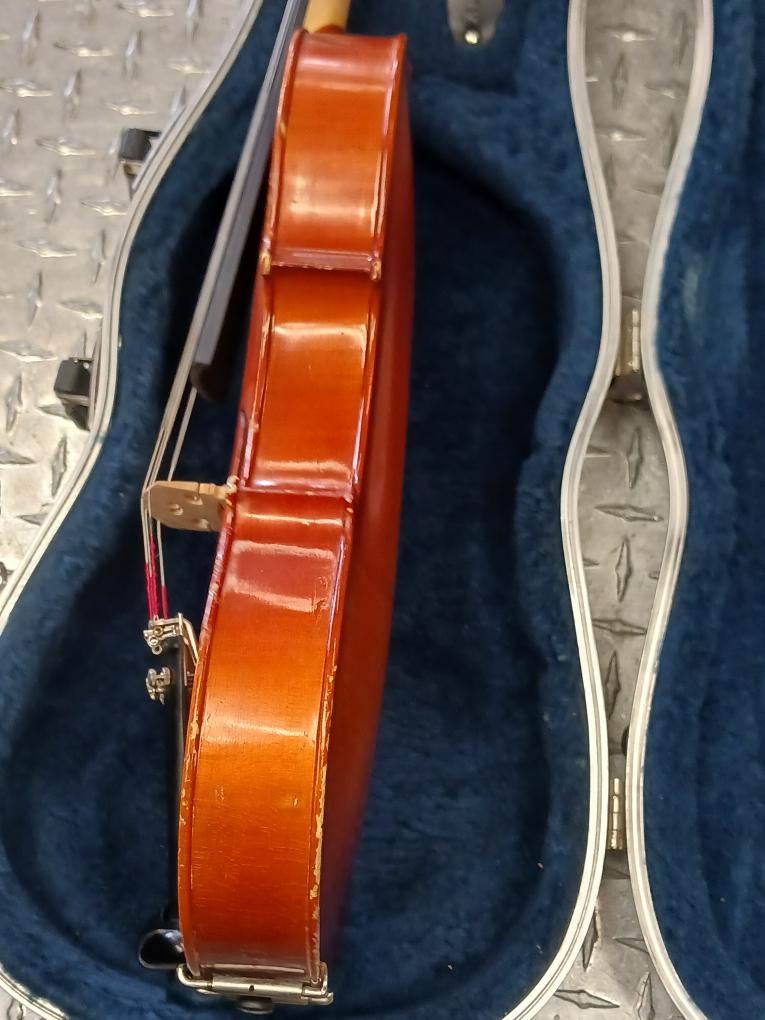 Antonius Stradivarius Cremonensis Faciebat Anno 1713 Wert Violin Copy of Antonius Stradivarius faciebat Cremona 1713 WITH Case