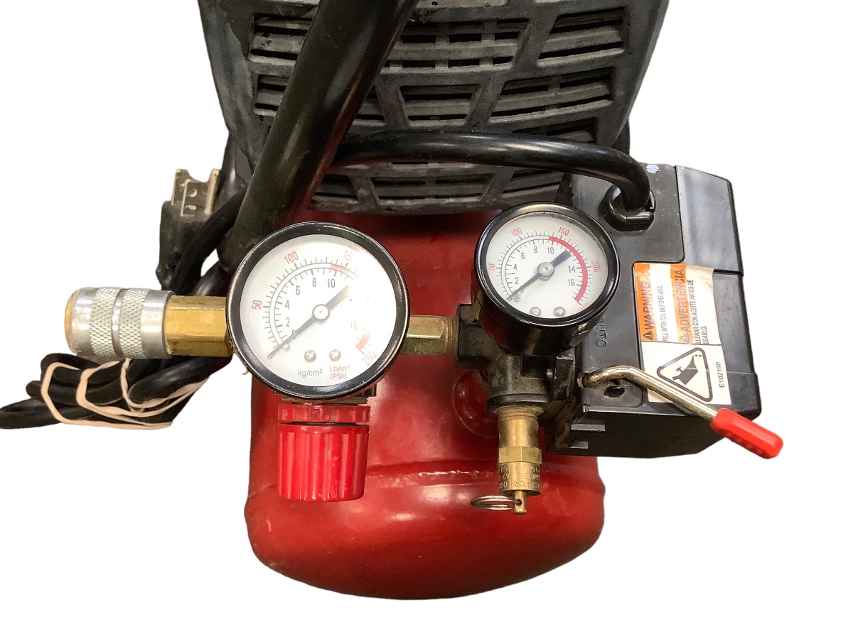 CRAFTSMAN 3GAL AIR COMPRESSOR 1.0HP 135PSI (15362) Good Buya