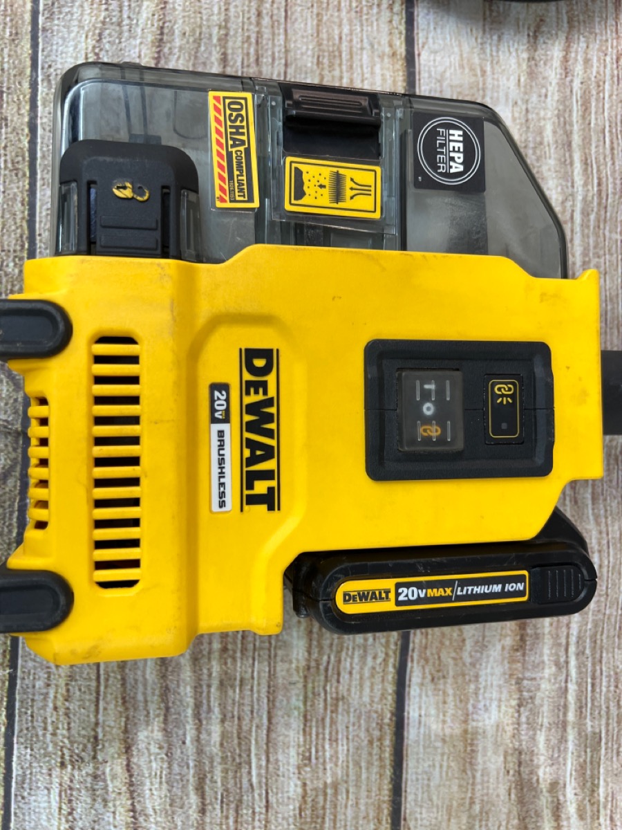 Dewalt Dwh161b 20v Brushless Universal Dust Extractor 15ah Battery No Charger Good Buya 2084