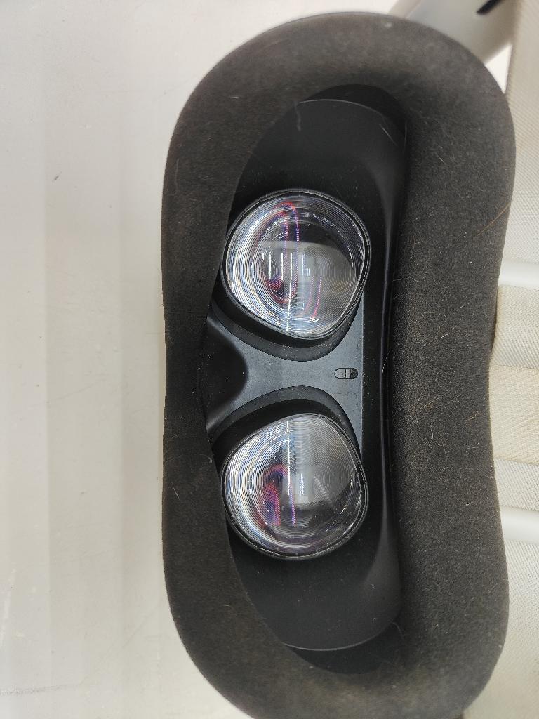 Oculus KW49CM Quest 2 Advanced AllInOne Virtual Reality Headset128GB White Good Liberty