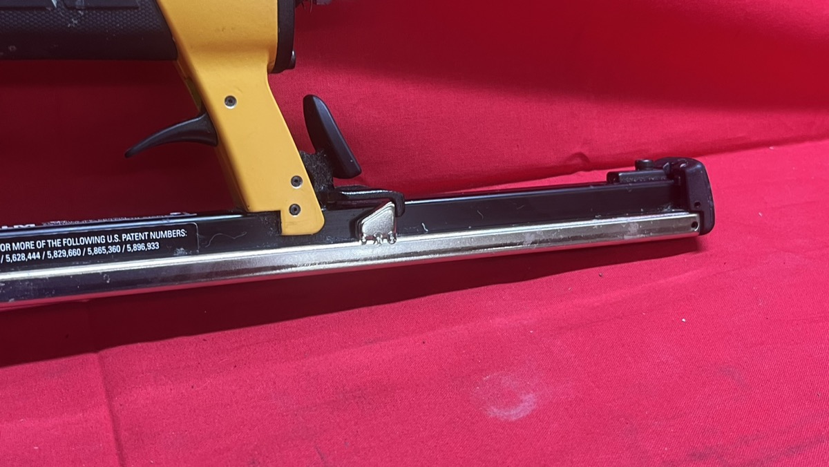 Bostitch 21671BALM 5/32"9/16" Long Magazine Auto Fire Stapler Very